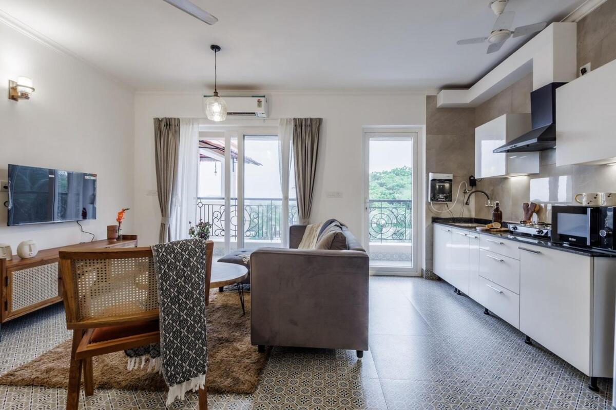 La Serena 2 Luxury 1 Bhk W Terrace In W Shared Pool Apartment